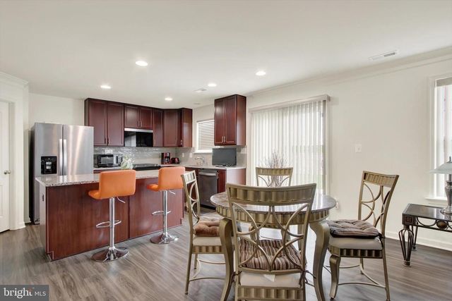 17 NATURES WAY CIR, New Oxford, PA 17350