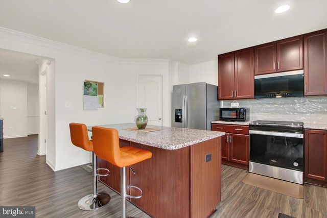 17 NATURES WAY CIR, New Oxford, PA 17350