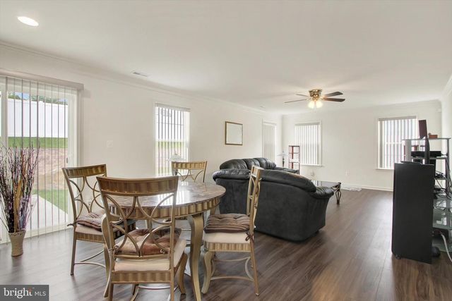 17 NATURES WAY CIR, New Oxford, PA 17350