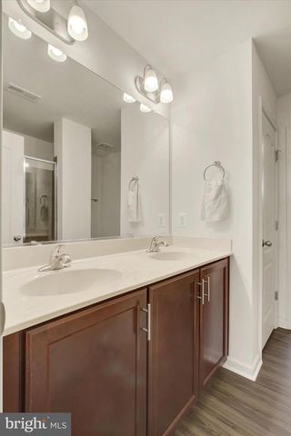 17 NATURES WAY CIR, New Oxford, PA 17350
