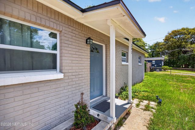 341 PARKWOOD Drive, Orange Park, FL 32073