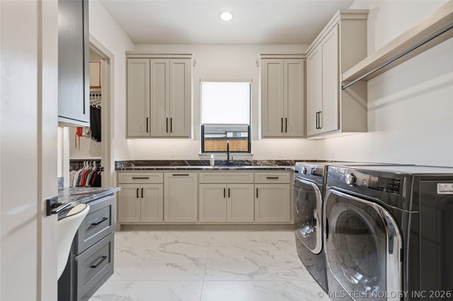 12011 S Vandalia Avenue, Tulsa, OK 74137