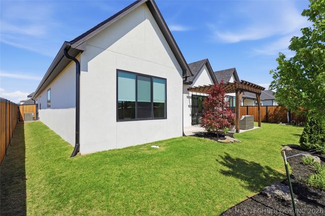 12011 S Vandalia Avenue, Tulsa, OK 74137