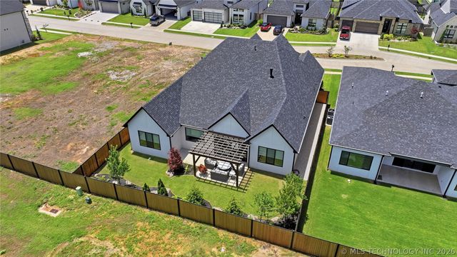 12011 S Vandalia Avenue, Tulsa, OK 74137