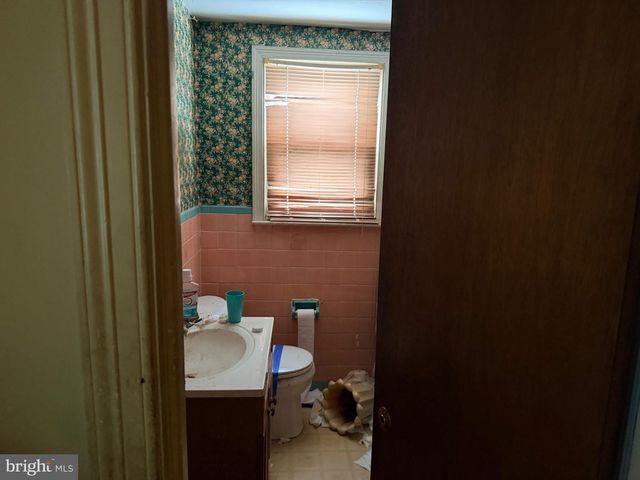 132 OAKDALE RD, Cherry Hill, NJ 08034