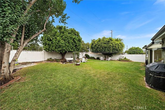 17697 Santa Cristobal Street, Fountain Valley, CA 92708