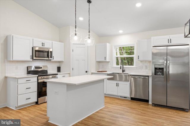 8354 COOLIDGE CIR, King George, VA 22485