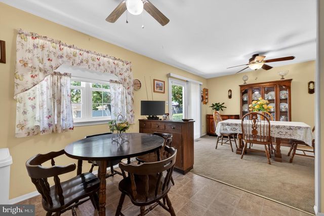 227 TENBY CHASE DR, Delran, NJ 08075