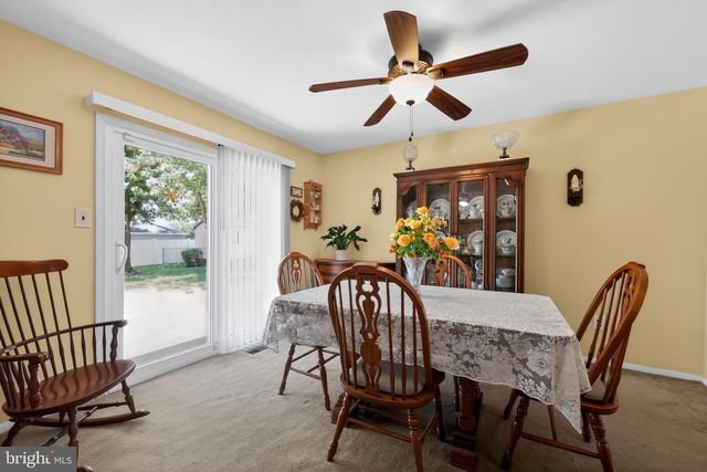 227 TENBY CHASE DR, Delran, NJ 08075