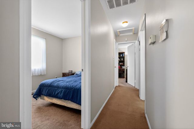 227 TENBY CHASE DR, Delran, NJ 08075
