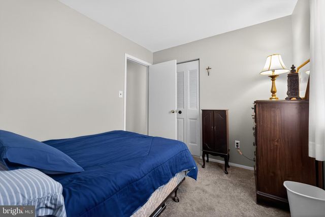 227 TENBY CHASE DR, Delran, NJ 08075
