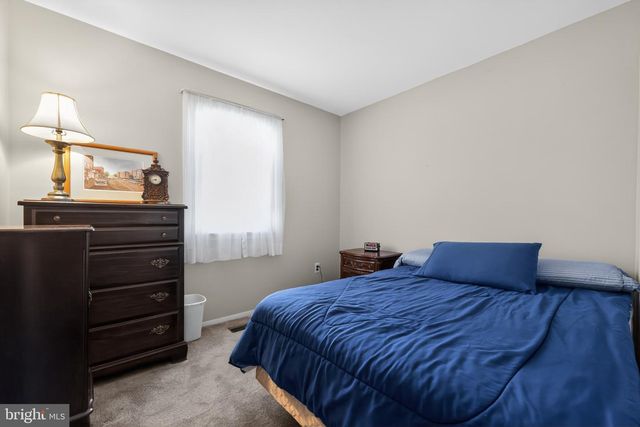 227 TENBY CHASE DR, Delran, NJ 08075