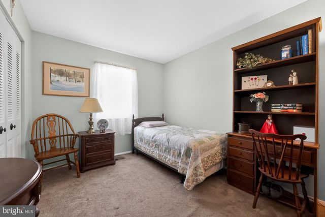 227 TENBY CHASE DR, Delran, NJ 08075