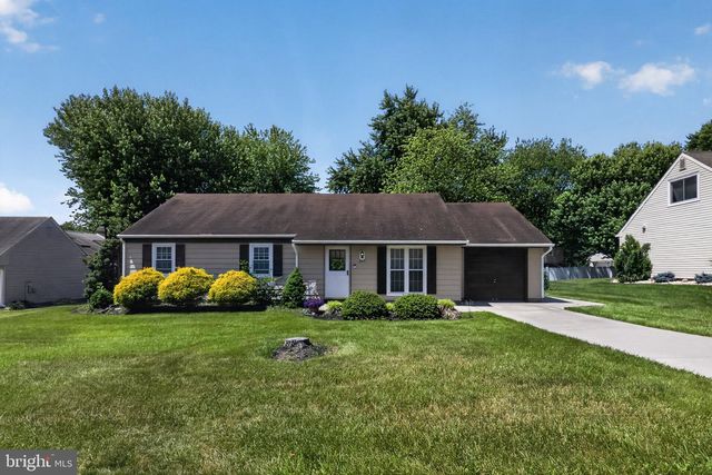227 TENBY CHASE DR, Delran, NJ 08075