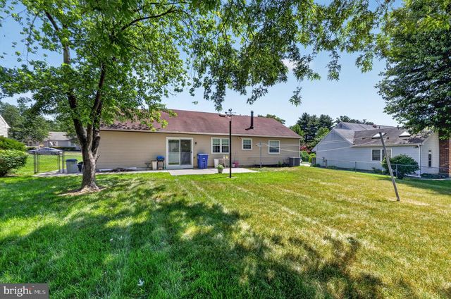 227 TENBY CHASE DR, Delran, NJ 08075