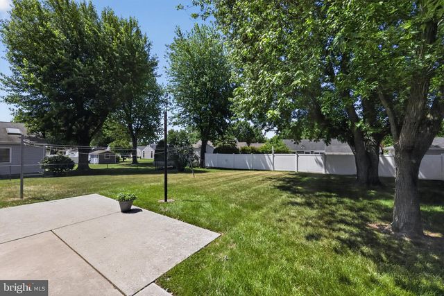 227 TENBY CHASE DR, Delran, NJ 08075