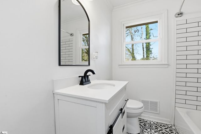 601 S D Street, Easley, SC 29640