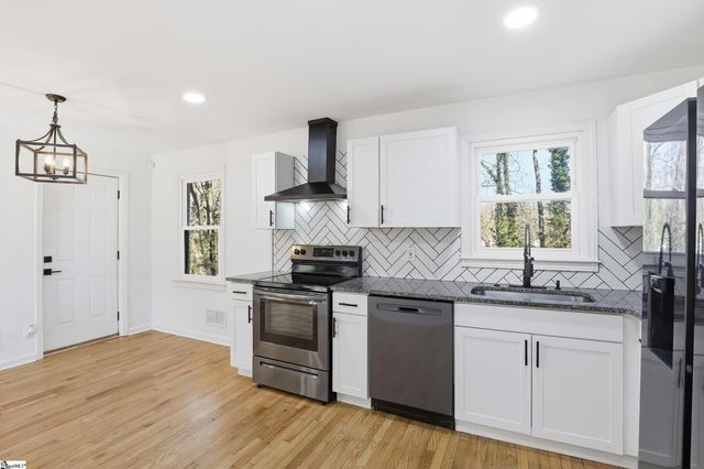 601 S D Street, Easley, SC 29640