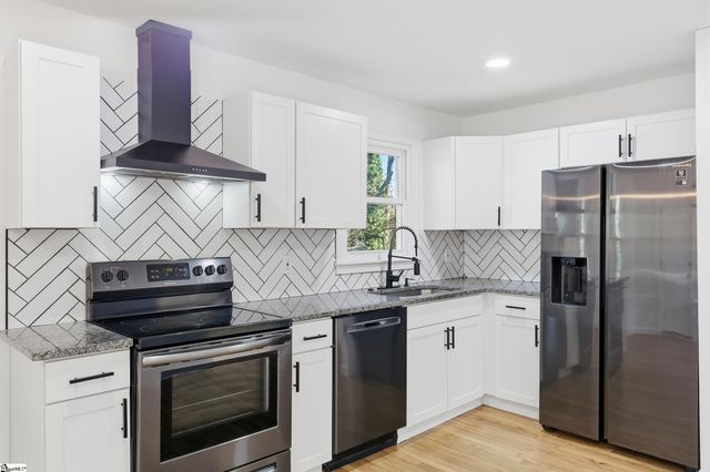 601 S D Street, Easley, SC 29640