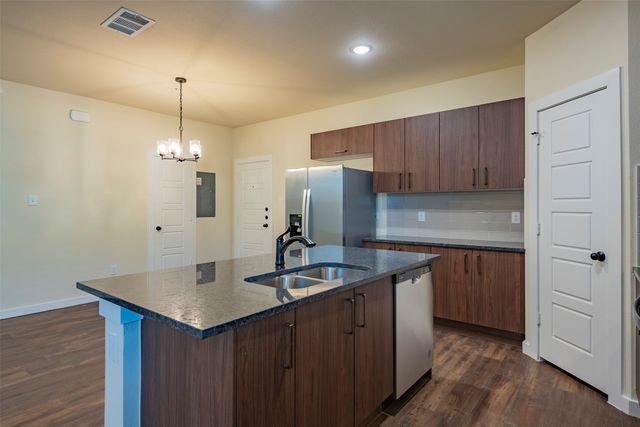 645 Wheatfield Drive, Venus, TX 76084