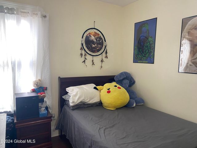 907 Delamont Avenue, Schenectady, NY 12307