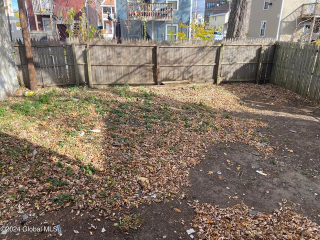 907 Delamont Avenue, Schenectady, NY 12307