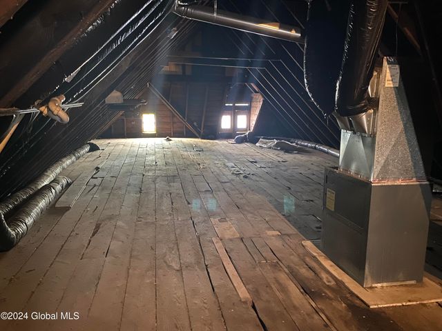 907 Delamont Avenue, Schenectady, NY 12307