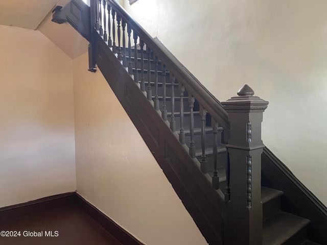 907 Delamont Avenue, Schenectady, NY 12307