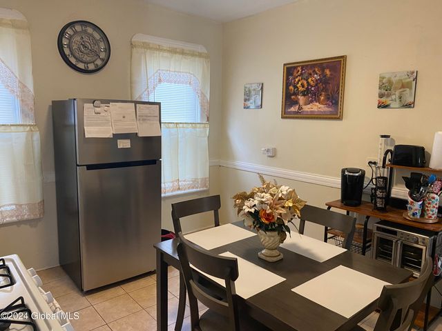 907 Delamont Avenue, Schenectady, NY 12307