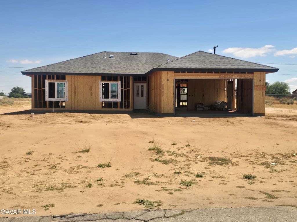 8184 Kalmia Avenue, California City, CA 93505