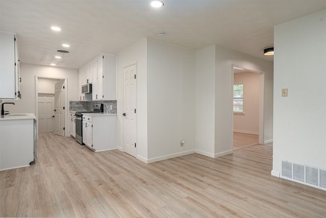 1200 Ravenwood Drive, Arlington, TX 76013