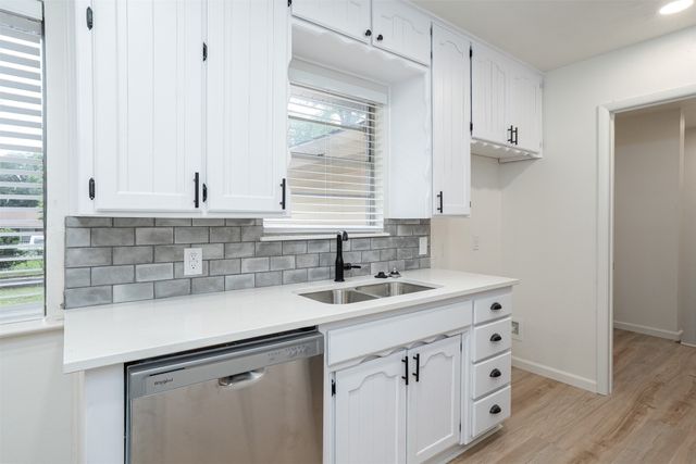 1200 Ravenwood Drive, Arlington, TX 76013