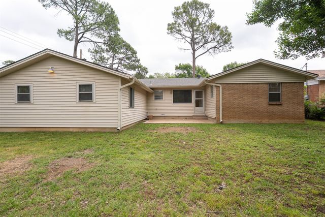 1200 Ravenwood Drive, Arlington, TX 76013