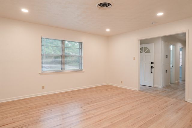 1200 Ravenwood Drive, Arlington, TX 76013