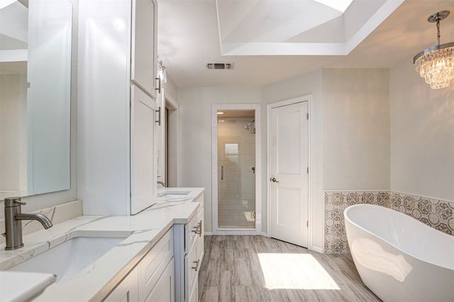 2308 Farrington Lane, Hurst, TX 76054