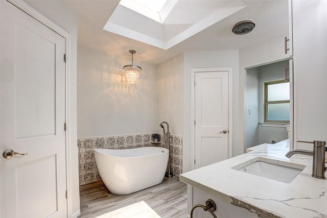 2308 Farrington Lane, Hurst, TX 76054
