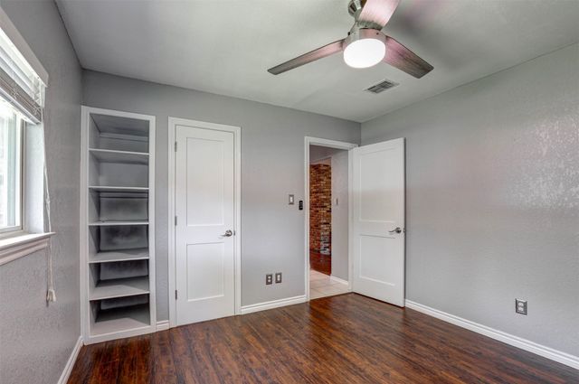 2308 Farrington Lane, Hurst, TX 76054