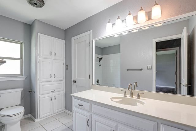 2308 Farrington Lane, Hurst, TX 76054