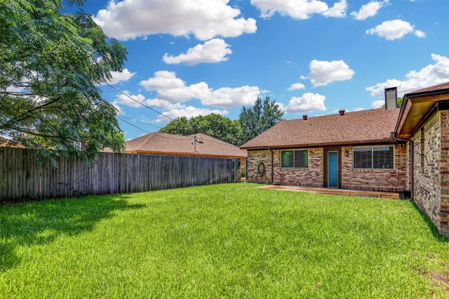 2308 Farrington Lane, Hurst, TX 76054