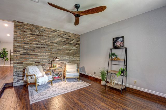 2308 Farrington Lane, Hurst, TX 76054