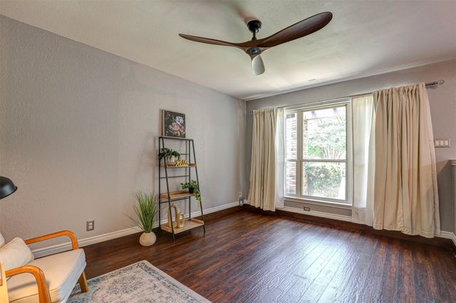 2308 Farrington Lane, Hurst, TX 76054