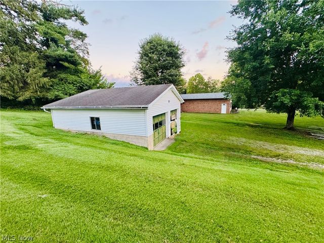 956 Braun Road, Belpre, OH 45714