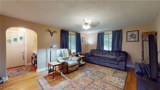 956 Braun Road, Belpre, OH 45714