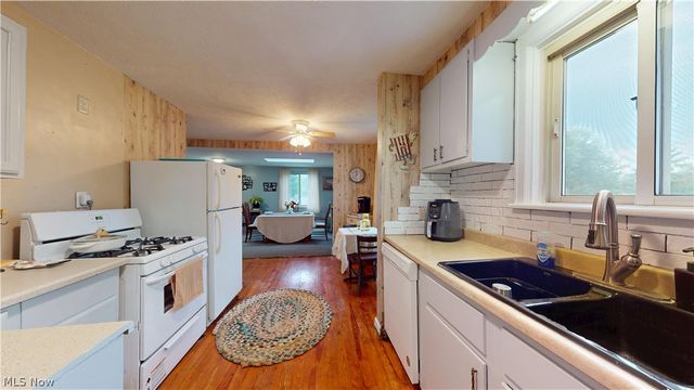956 Braun Road, Belpre, OH 45714