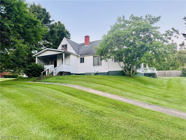 956 Braun Road, Belpre, OH 45714