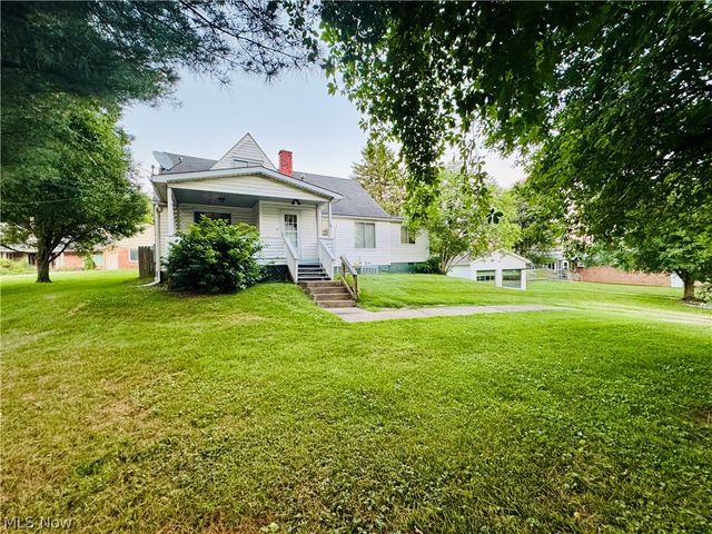 956 Braun Road, Belpre, OH 45714