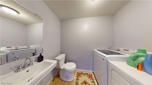 956 Braun Road, Belpre, OH 45714