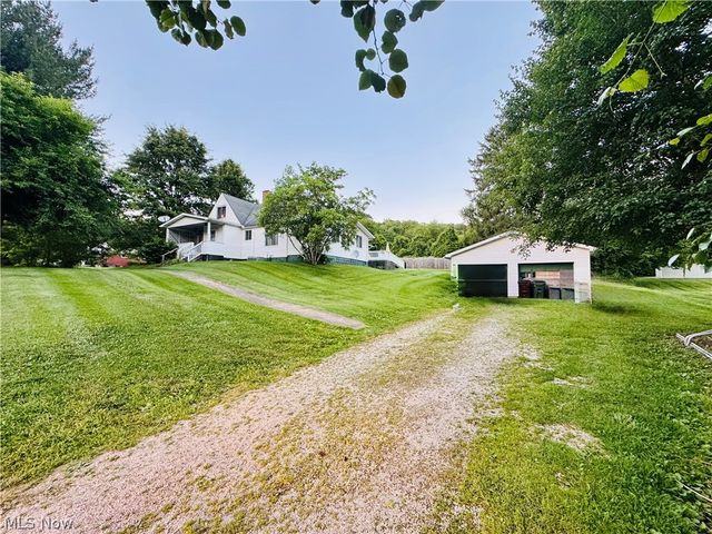 956 Braun Road, Belpre, OH 45714
