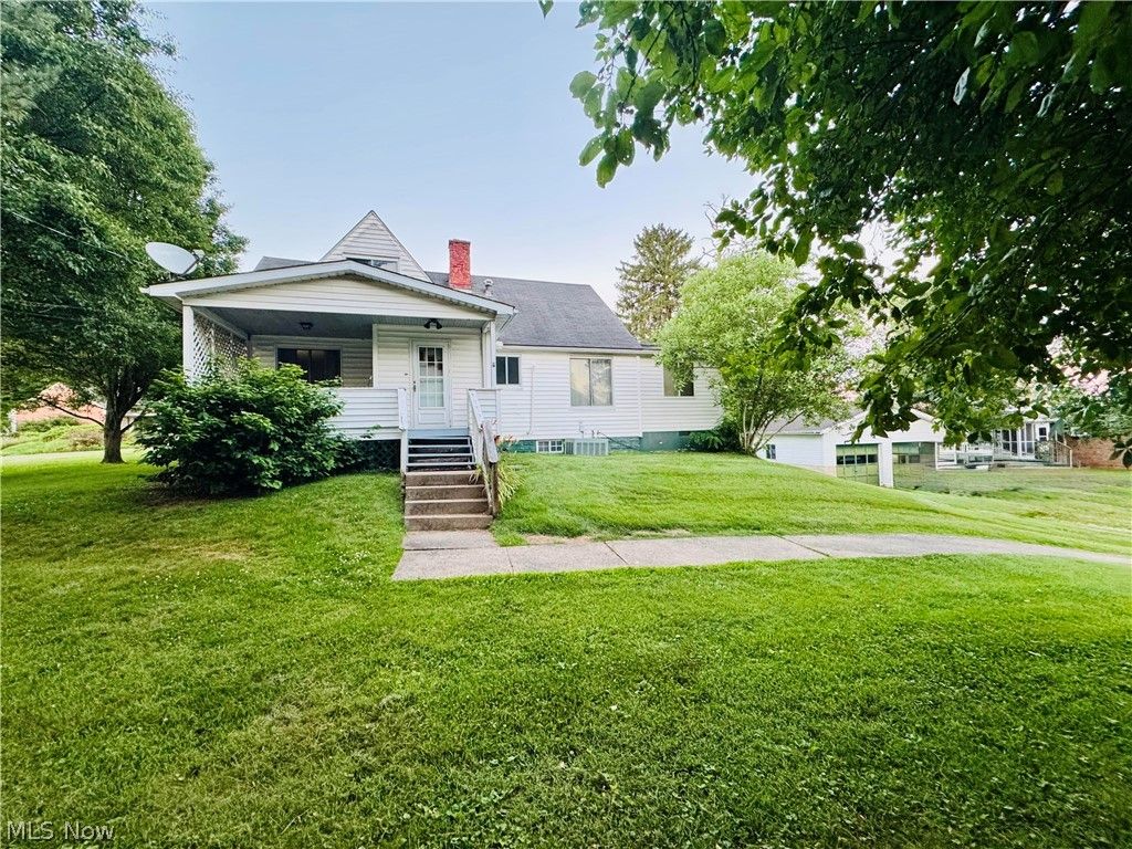 956 Braun Road, Belpre, OH 45714