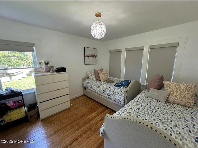 184 Ridgewood Avenue, Oakhurst, NJ 07755